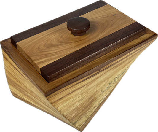 Twisting Keepsake Box